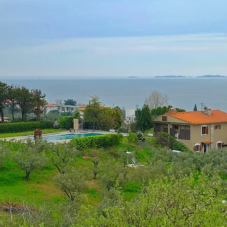 Alba Chiara Уранополис